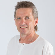 Jürgen Bauer • Diplom-Physiotherapeut und ausgebildeter Yogalehrer